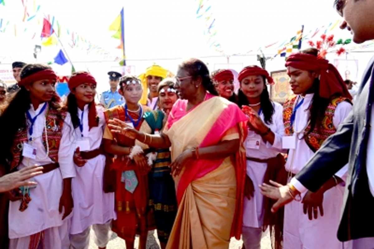 क्लाइमेट चेंज और ग्लोबल वार्मिंग के दौर में जनजातीय जीवन-शैली से शिक्षा लेने की जरुरत : राष्ट्रपति मुर्मू